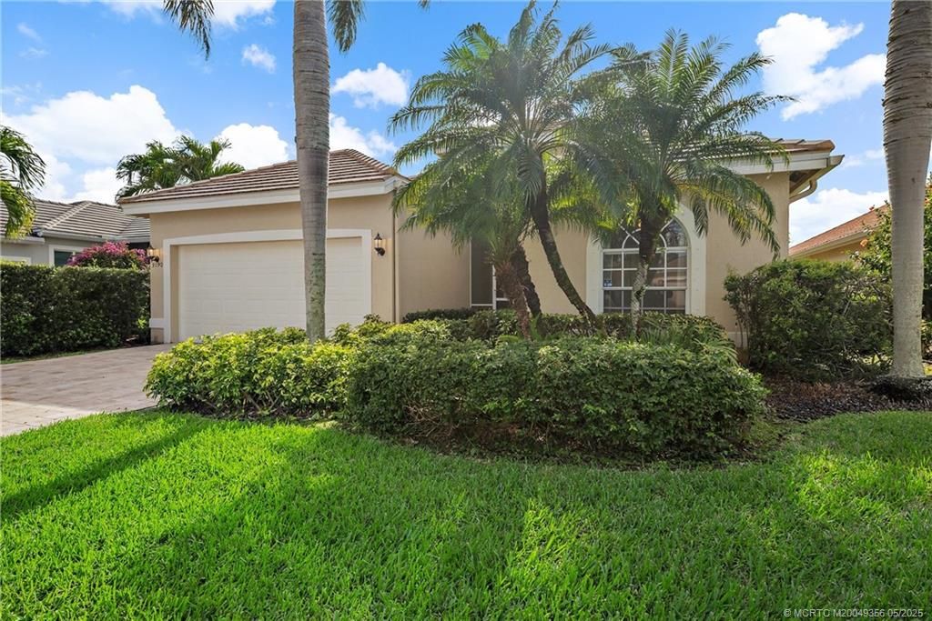 Photo of 3190 SE Carrick Green Court, Port Saint Lucie, FL 34952 (MLS # M20049356)