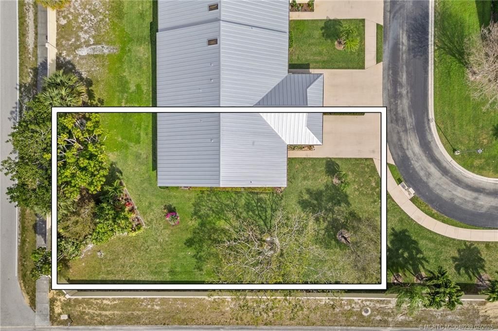 Photo of 7805 SE Sugar Sand Circle, Hobe Sound, FL 33455 (MLS # M20049239)