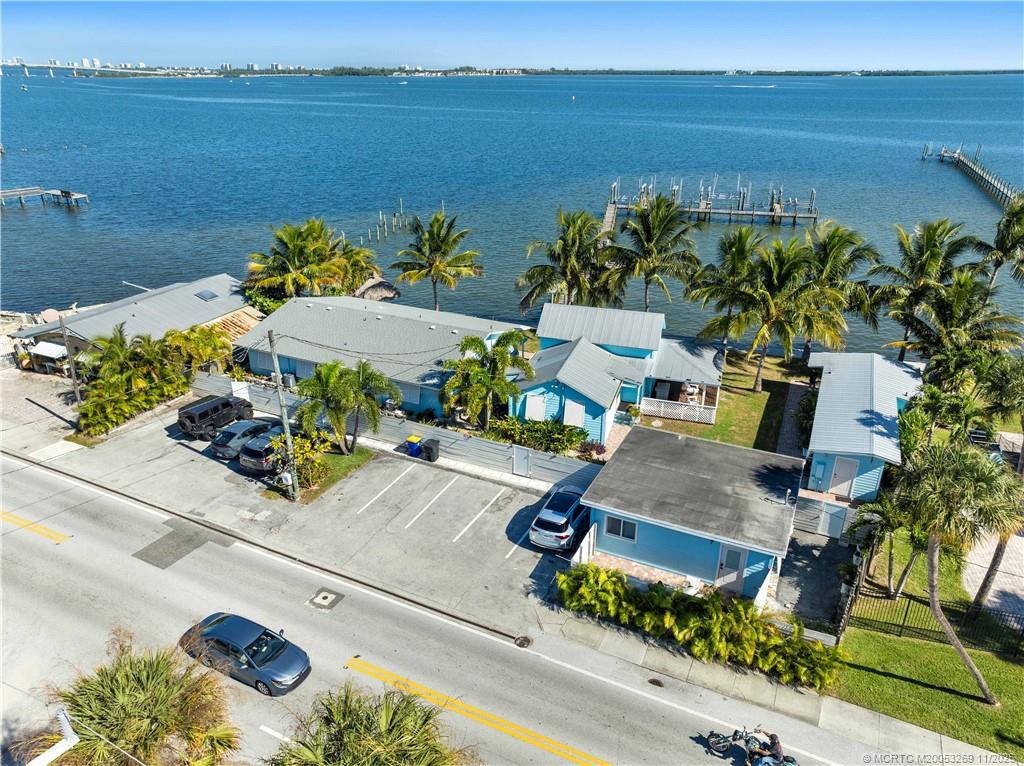 2725 NE Indian River Drive