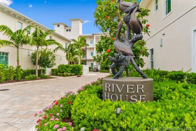 51 SE Seminole Street 305