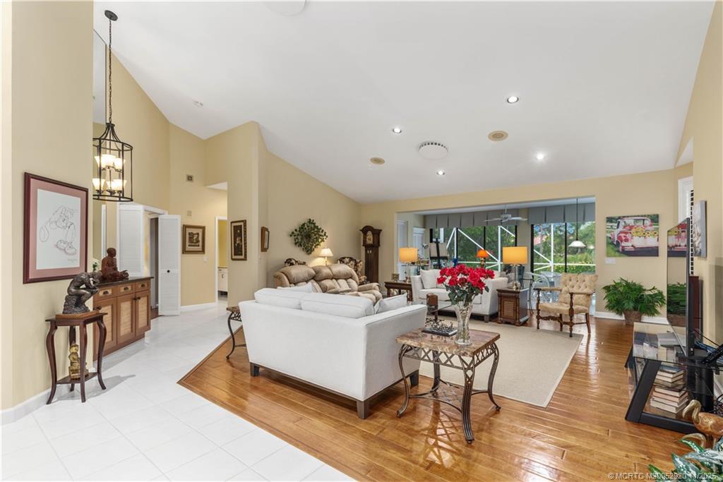 1505 NW Buttonbush Circle