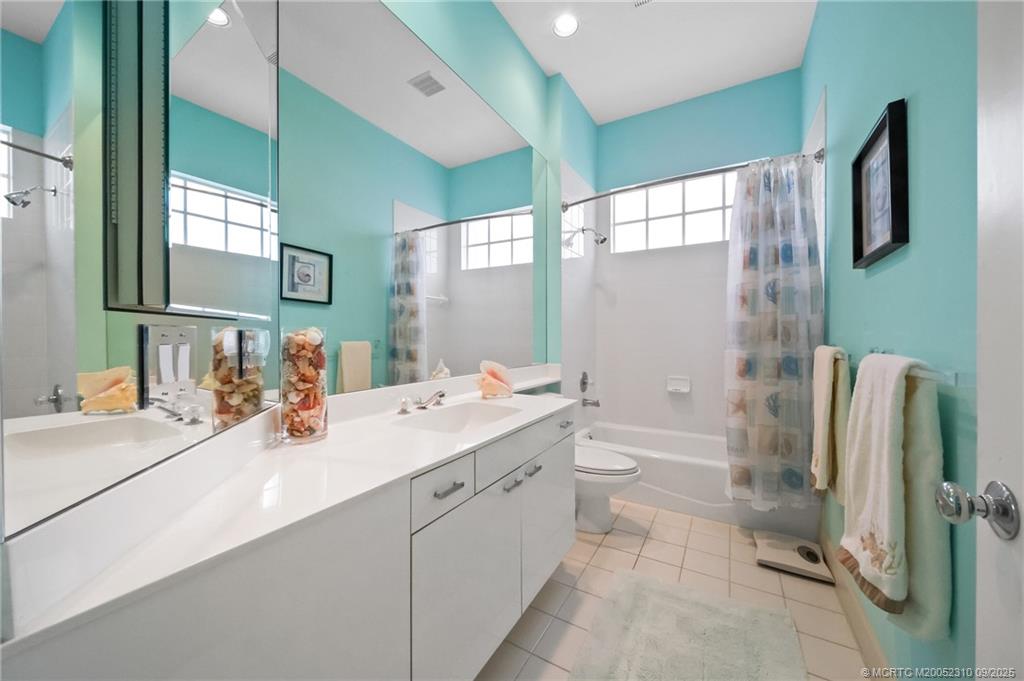 Stuart, Florida 34997, United States, 2 Bedrooms Bedrooms, ,3 BathroomsBathrooms,Residential,Active,218371