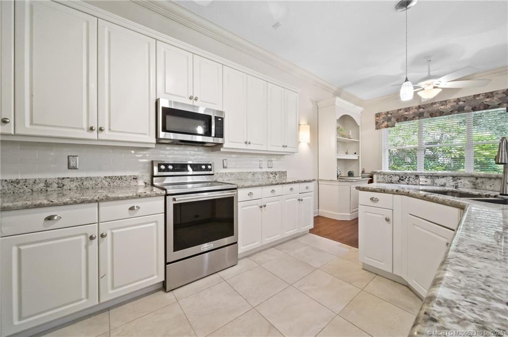 Stuart, Florida 34997, United States, 2 Bedrooms Bedrooms, ,3 BathroomsBathrooms,Residential,Active,218371