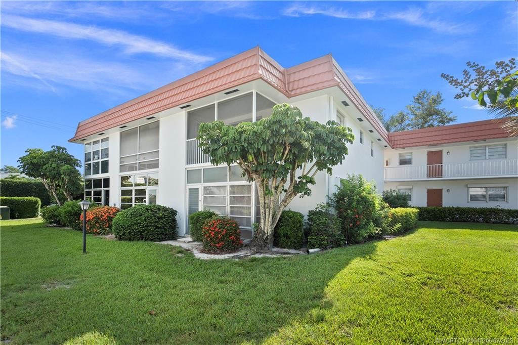 Photo of 2600 SE Ocean Boulevard #KK3, Stuart, FL 34996 (MLS # M20040206)