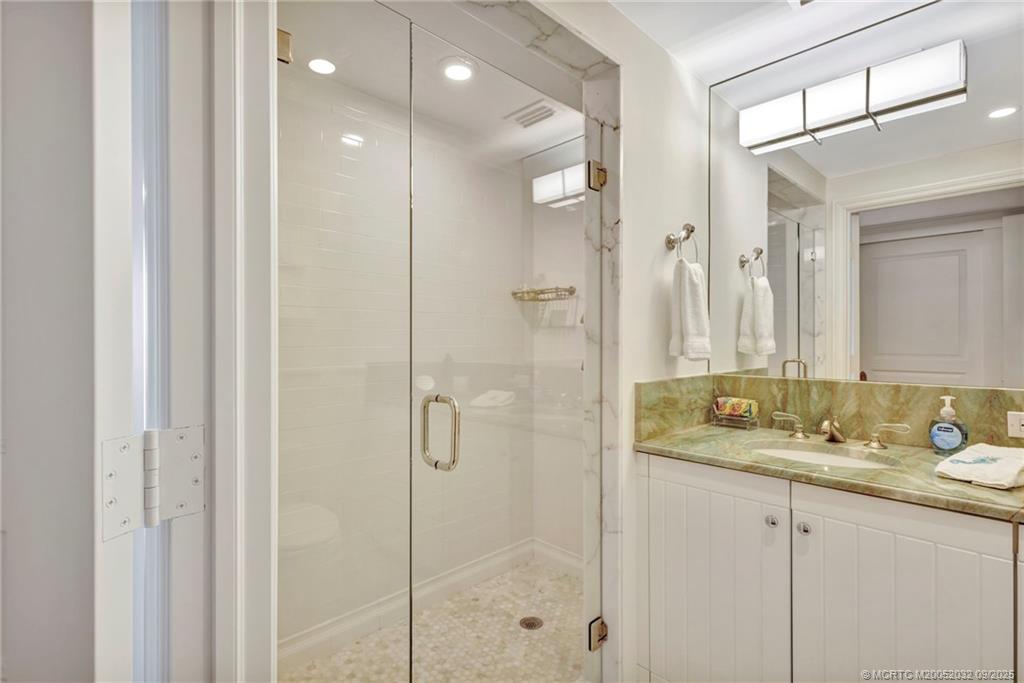 Stuart, Florida 34996, United States, 3 Bedrooms Bedrooms, ,3 BathroomsBathrooms,Residential,Active,203705