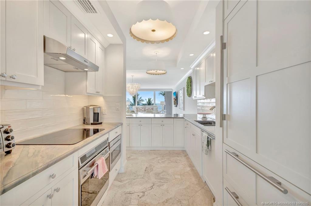 Stuart, Florida 34996, United States, 3 Bedrooms Bedrooms, ,3 BathroomsBathrooms,Residential,Active,203705