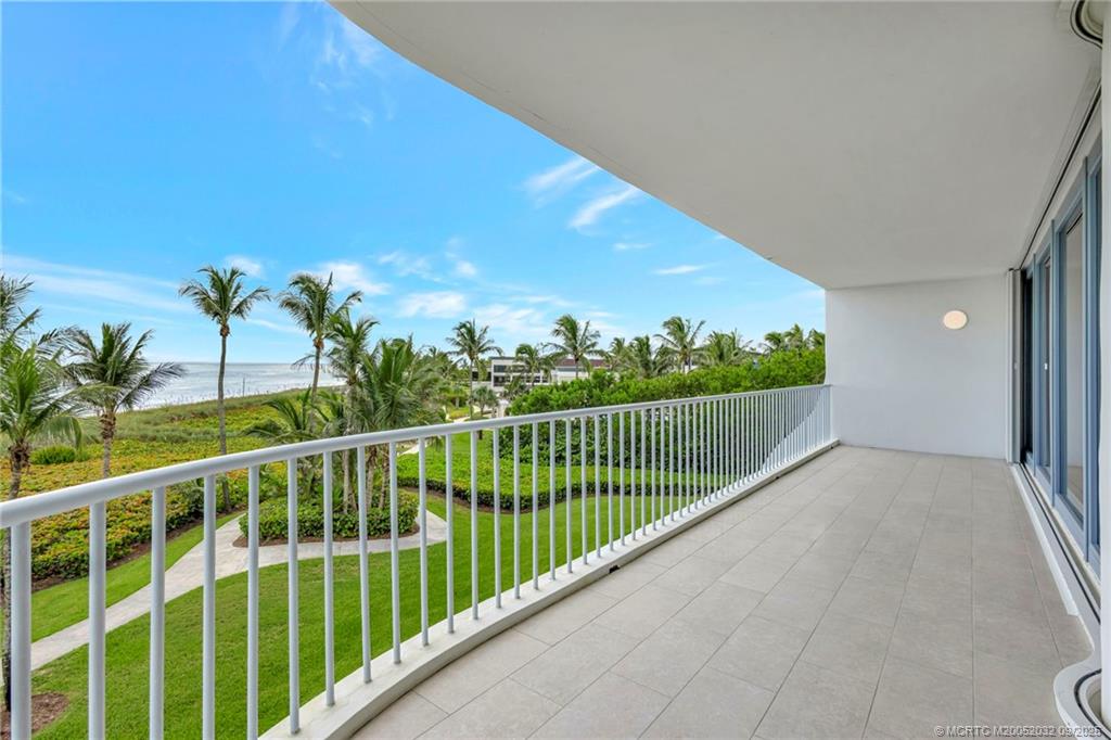 Stuart, Florida 34996, United States, 3 Bedrooms Bedrooms, ,3 BathroomsBathrooms,Residential,Active,203705