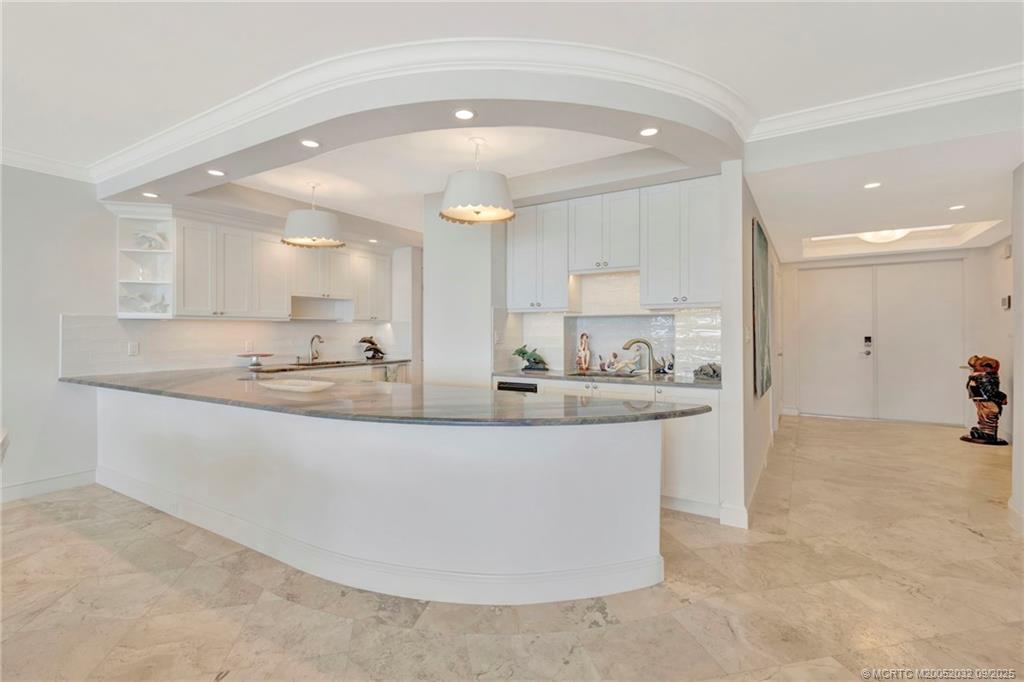 Stuart, Florida 34996, United States, 3 Bedrooms Bedrooms, ,3 BathroomsBathrooms,Residential,Active,203705