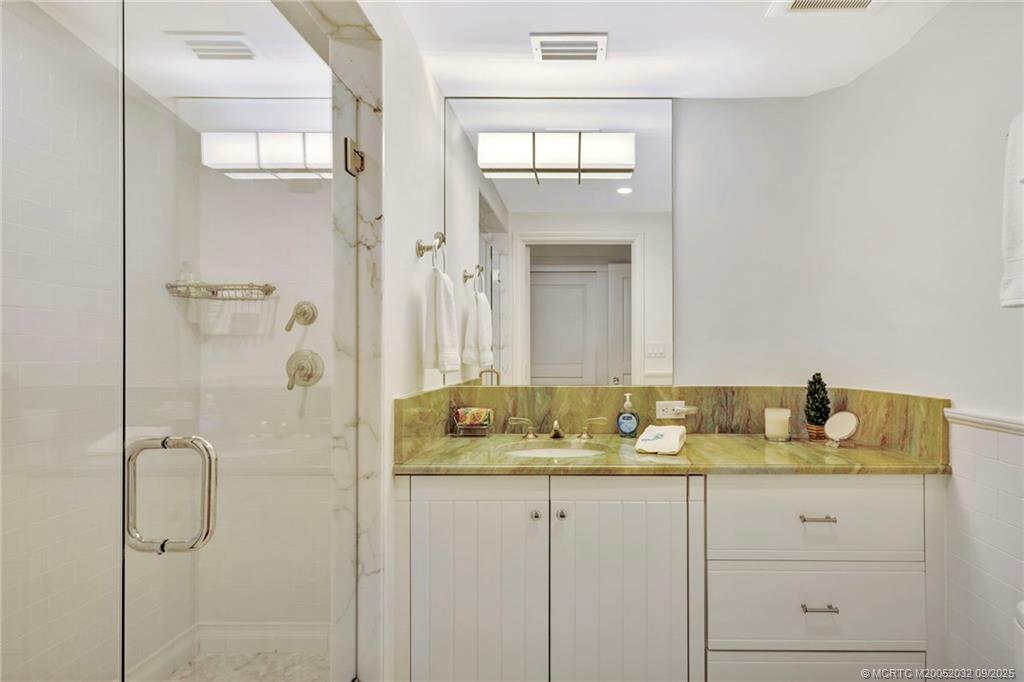 Stuart, Florida 34996, United States, 3 Bedrooms Bedrooms, ,3 BathroomsBathrooms,Residential,Active,203705