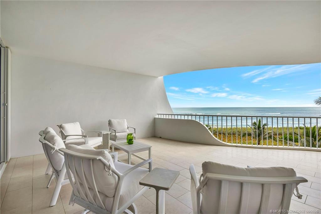 Stuart, Florida 34996, United States, 3 Bedrooms Bedrooms, ,3 BathroomsBathrooms,Residential,Active,203705