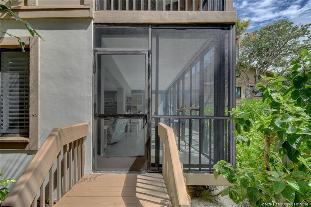 248 NE Edgewater Drive