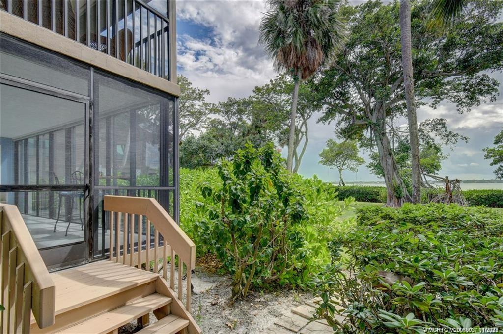 248 NE Edgewater Drive