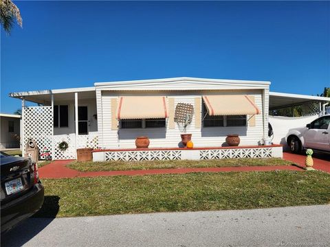 Photo of 215 SE Trafalgar Terrace, Stuart, FL 34994 (MLS # M20053580)