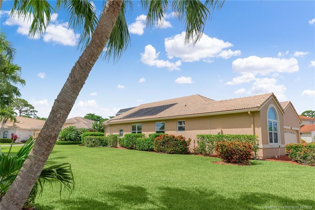 Photo of 1501 SE Holyrood Lane, Port Saint Lucie, FL 34952 (MLS # M20039528)