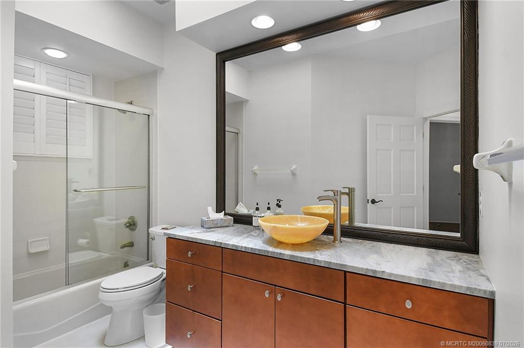 Stuart, Florida 34996, United States, 3 Bedrooms Bedrooms, ,3 BathroomsBathrooms,Residential,Active,140694