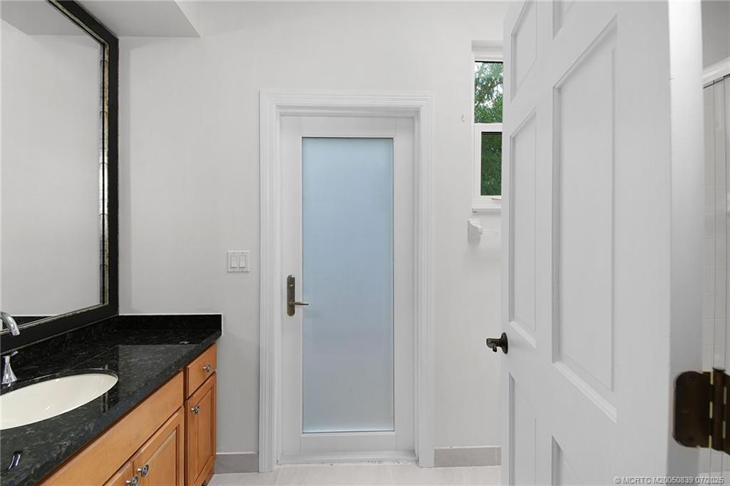 Stuart, Florida 34996, United States, 3 Bedrooms Bedrooms, ,3 BathroomsBathrooms,Residential,Active,140694