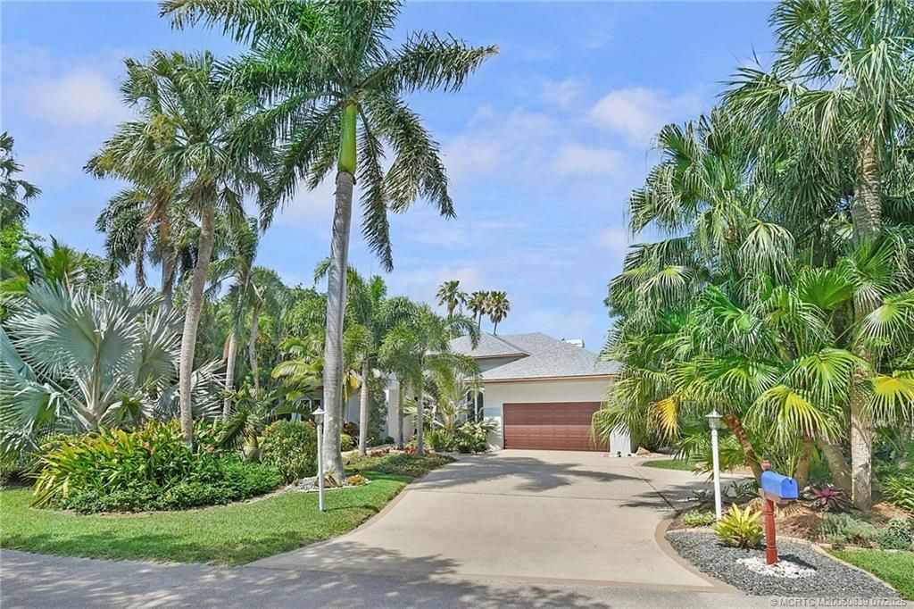 Photo of 158 S River Road, Stuart, FL 34996 (MLS # M20050839)