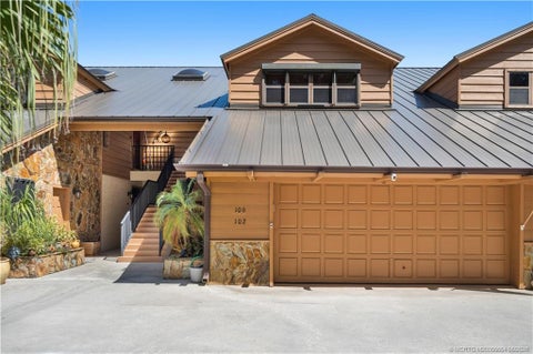 Photo of 102 SE Crestwood Circle, Stuart, FL 34997 (MLS # M20055664)
