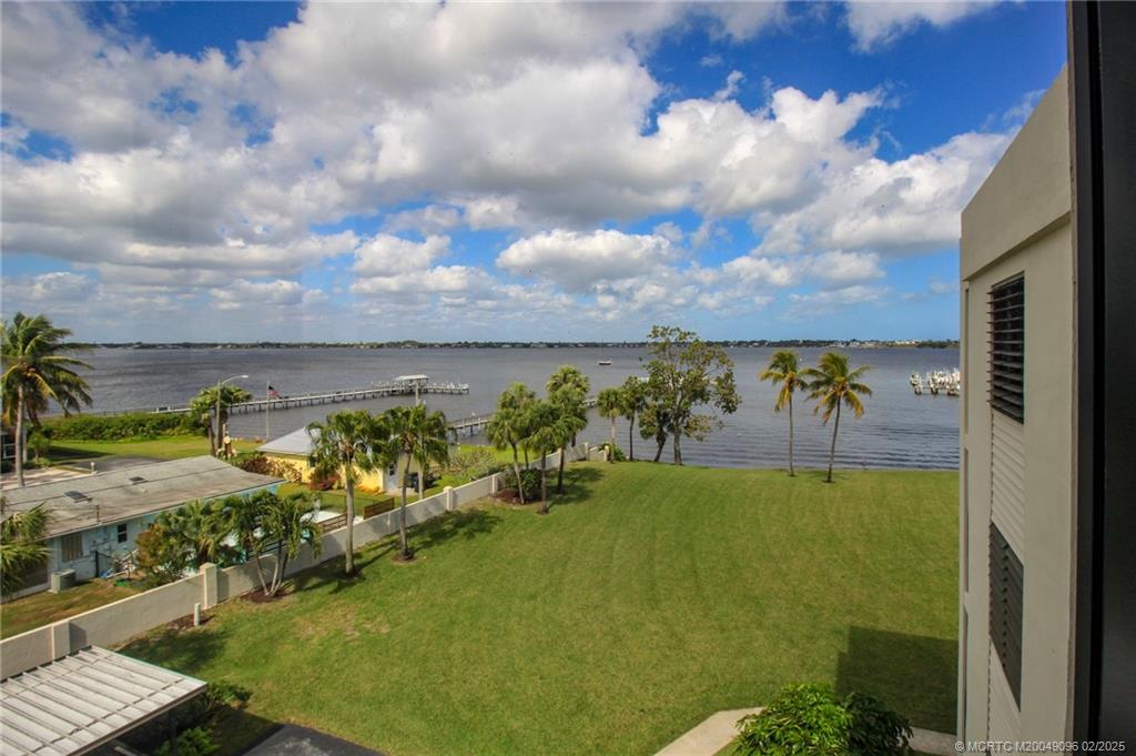 Stuart, Florida 34996, United States, 2 Bedrooms Bedrooms, ,2 BathroomsBathrooms,Residential,Active,5371