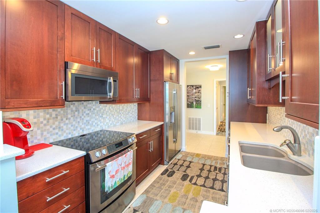 Stuart, Florida 34996, United States, 2 Bedrooms Bedrooms, ,2 BathroomsBathrooms,Residential,Active,5371