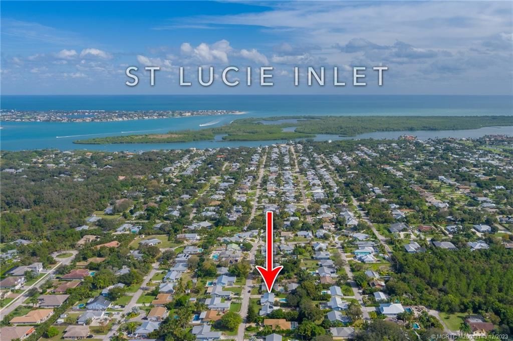 Photo of 5036 SE Manatee Terrace, Stuart, FL 34997 (MLS # M20042143)