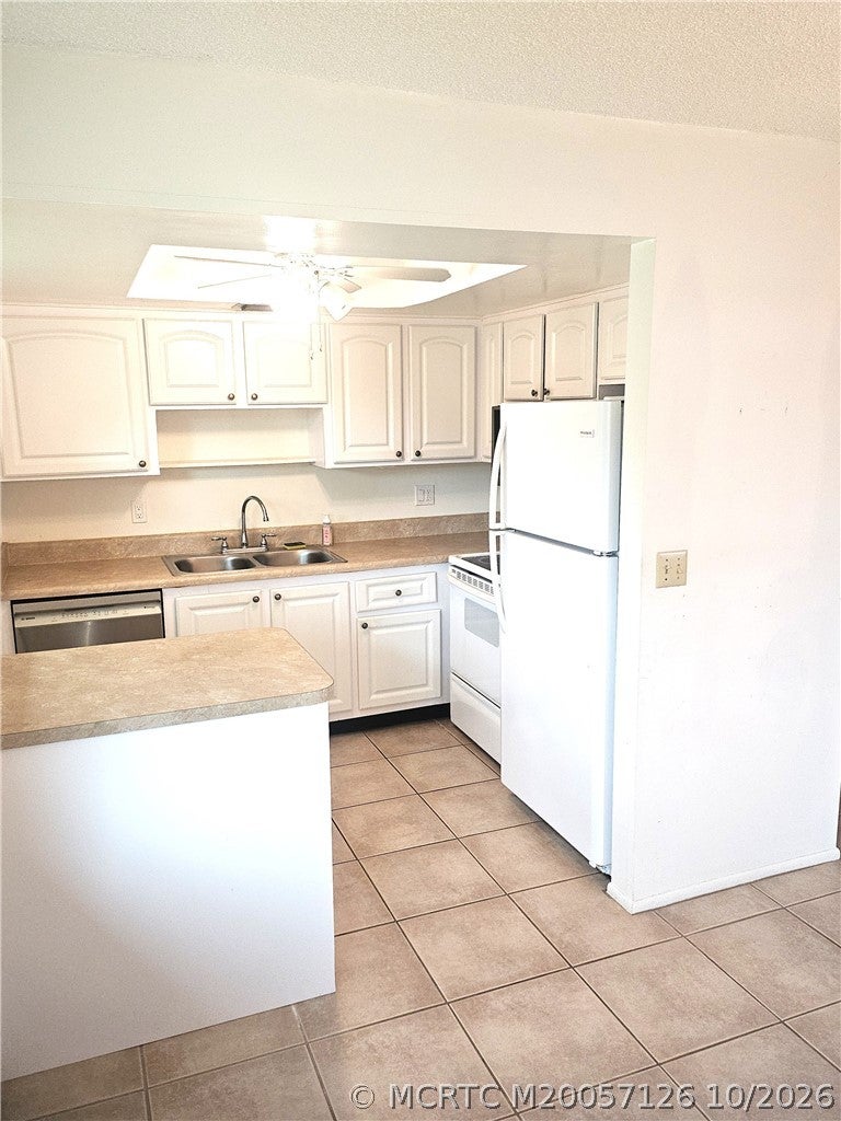 Photo of 2929 SE Ocean Boulevard #UN10, Stuart, FL 34996 (MLS # M20057126)