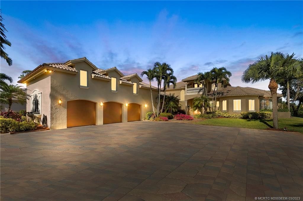 Photo of 2581 SE North Lookout Boulevard, Port Saint Lucie, FL 34984 (MLS # M20038336)