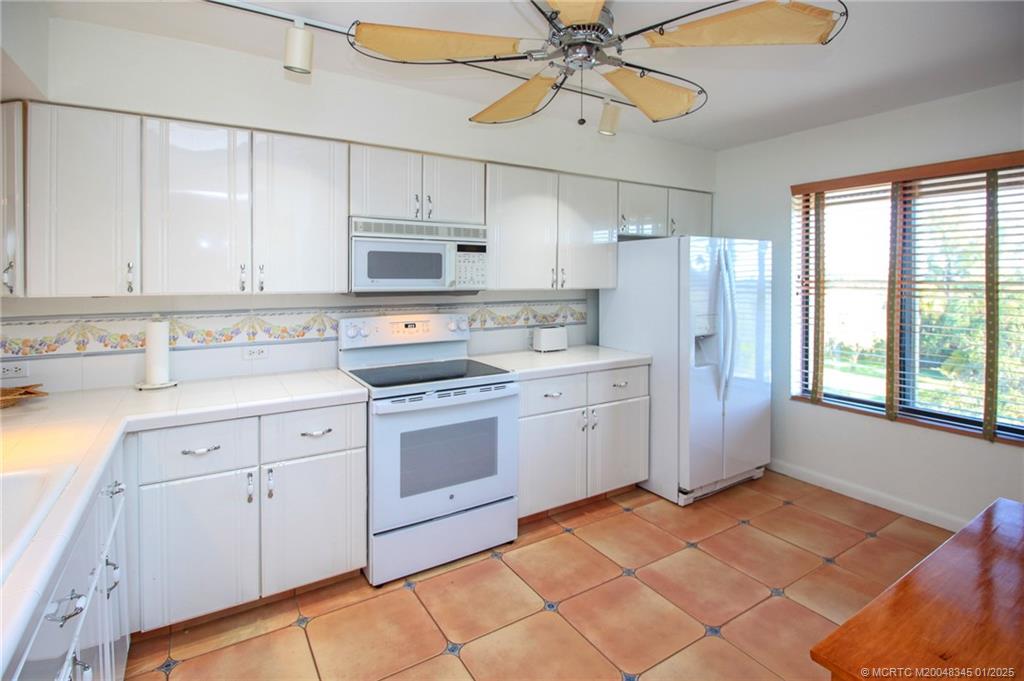 Stuart, Florida 34996, United States, 2 Bedrooms Bedrooms, ,2 BathroomsBathrooms,Residential,Active,21843