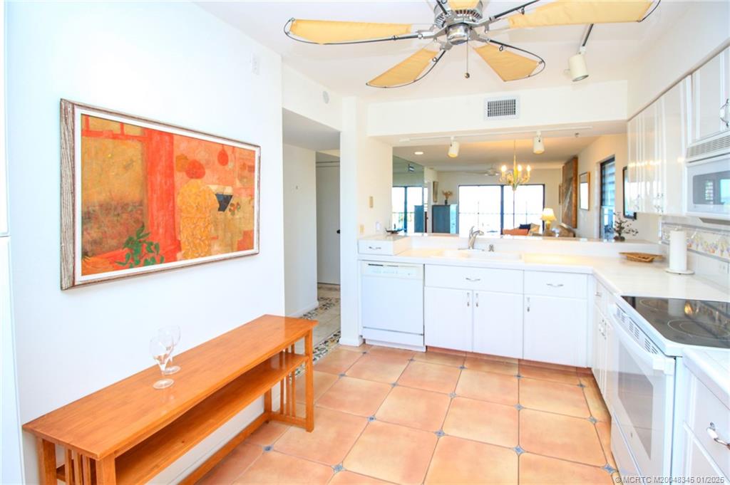 Stuart, Florida 34996, United States, 2 Bedrooms Bedrooms, ,2 BathroomsBathrooms,Residential,Active,21843