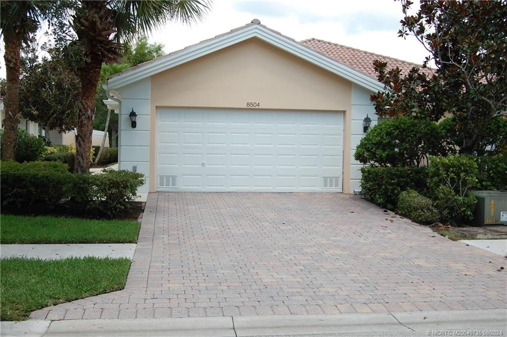 Photo of 8504 SE Retreat Drive, Hobe Sound, FL 33455 (MLS # M20046735)