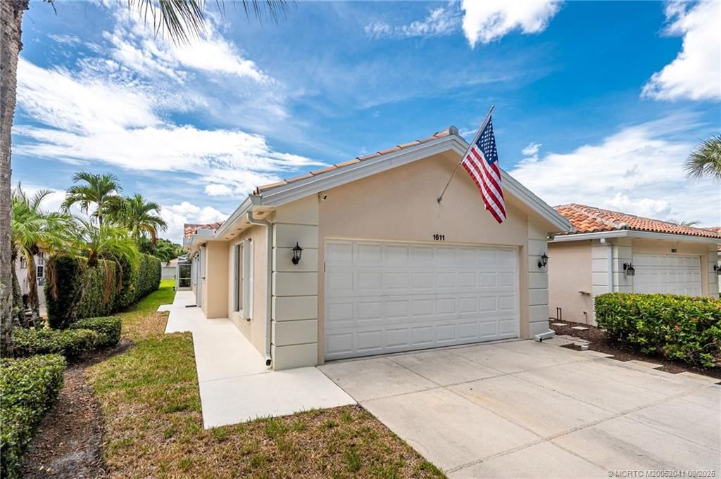 Photo of 1611 SW Shady Lake Terrace, Palm City, FL 34990 (MLS # M20052041)