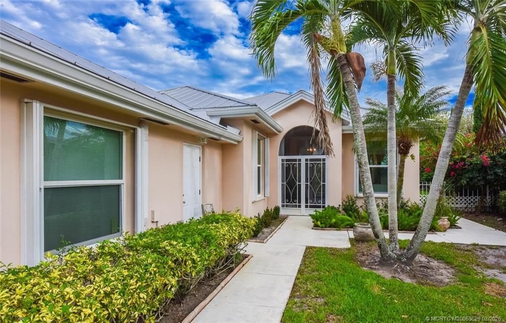 Photo of 2921 SW Brighton Way, Palm City, FL 34990 (MLS # M20053629)