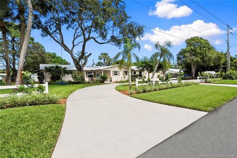 Photo of 1109 SE 7th Street, Stuart, FL 34996 (MLS # M20052387)