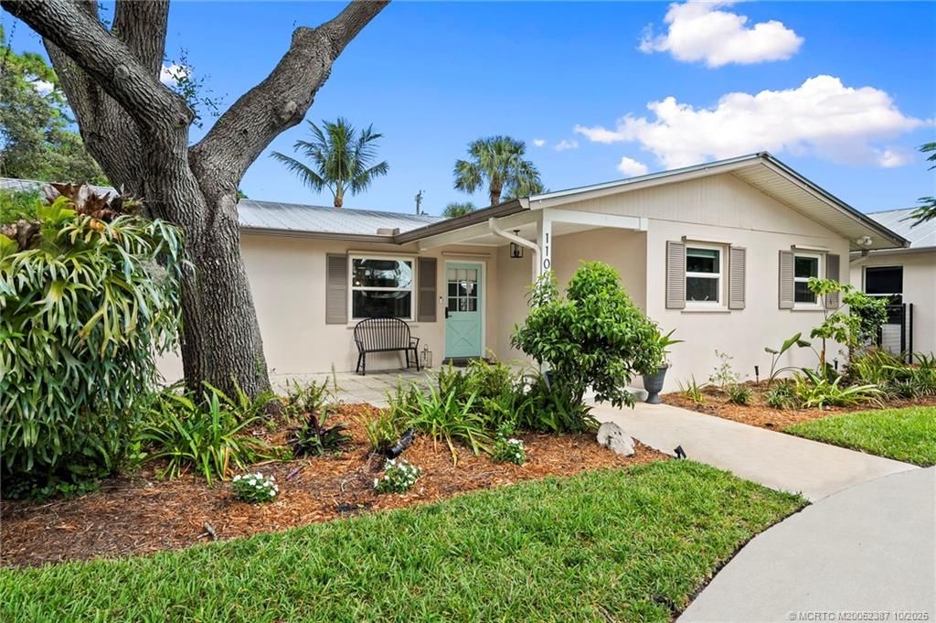 Photo of 1109 SE 7th Street, Stuart, FL 34996 (MLS # M20052387)
