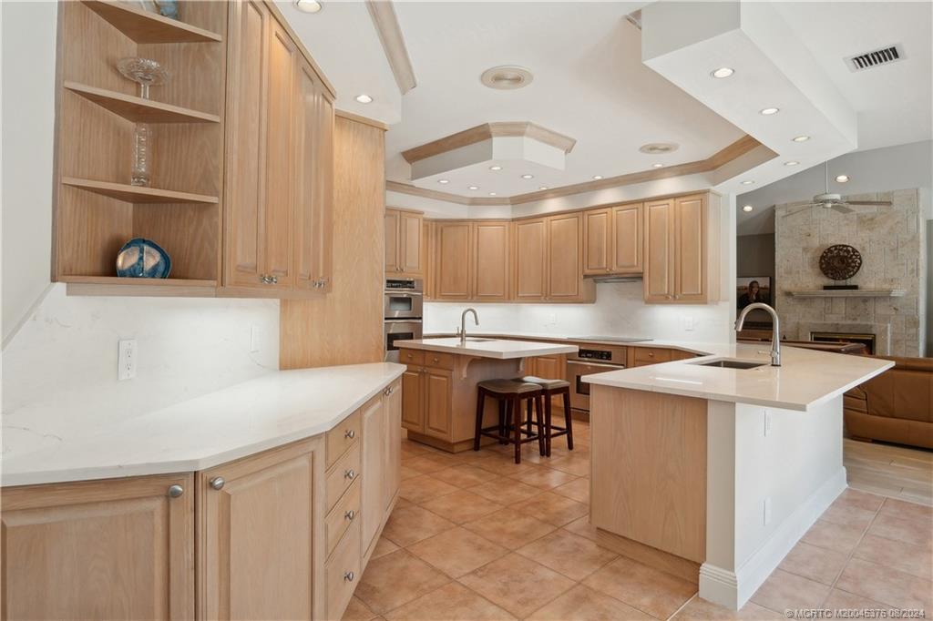 Stuart, Florida 34996, United States, 5 Bedrooms Bedrooms, ,5 BathroomsBathrooms,Residential,Pending,55466