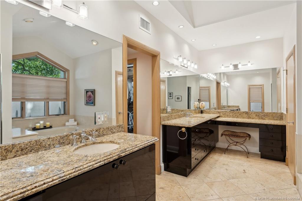 Stuart, Florida 34996, United States, 5 Bedrooms Bedrooms, ,5 BathroomsBathrooms,Residential,Pending,55466