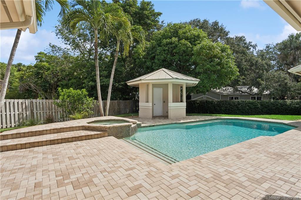 Stuart, Florida 34996, United States, 5 Bedrooms Bedrooms, ,5 BathroomsBathrooms,Residential,Pending,55466