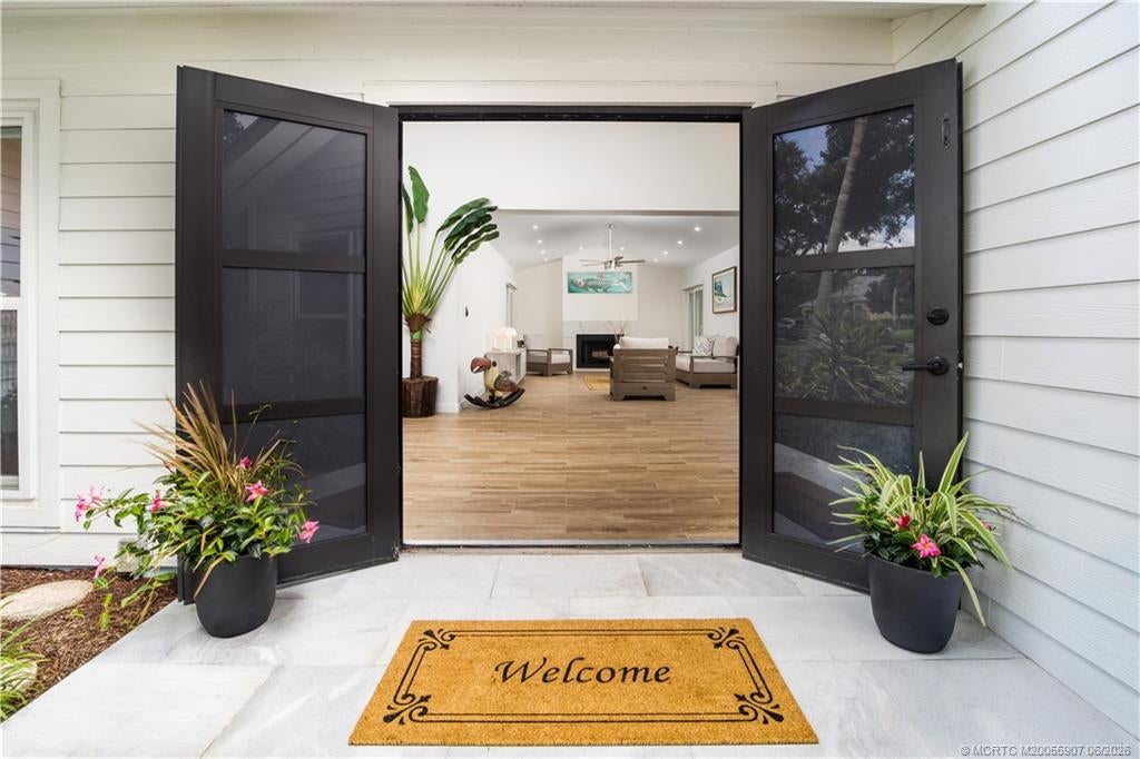 Photo of 10 Ridgeland Drive, Stuart, FL 34996 (MLS # M20055907)