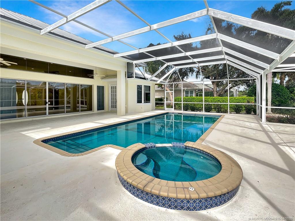 356 SW Squire Johns Lane