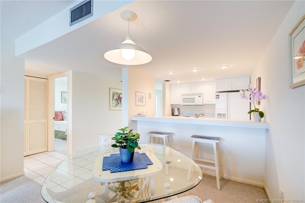 Stuart, Florida 34996, United States, 2 Bedrooms Bedrooms, ,2 BathroomsBathrooms,Residential,Active,40124