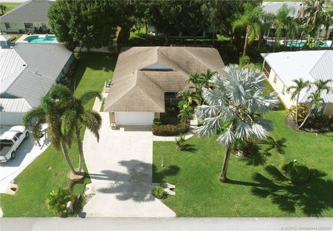 Homes For Sale - 446 NE Vanda Terrado<br/> Martin County, Jensen Beach, FL 34957