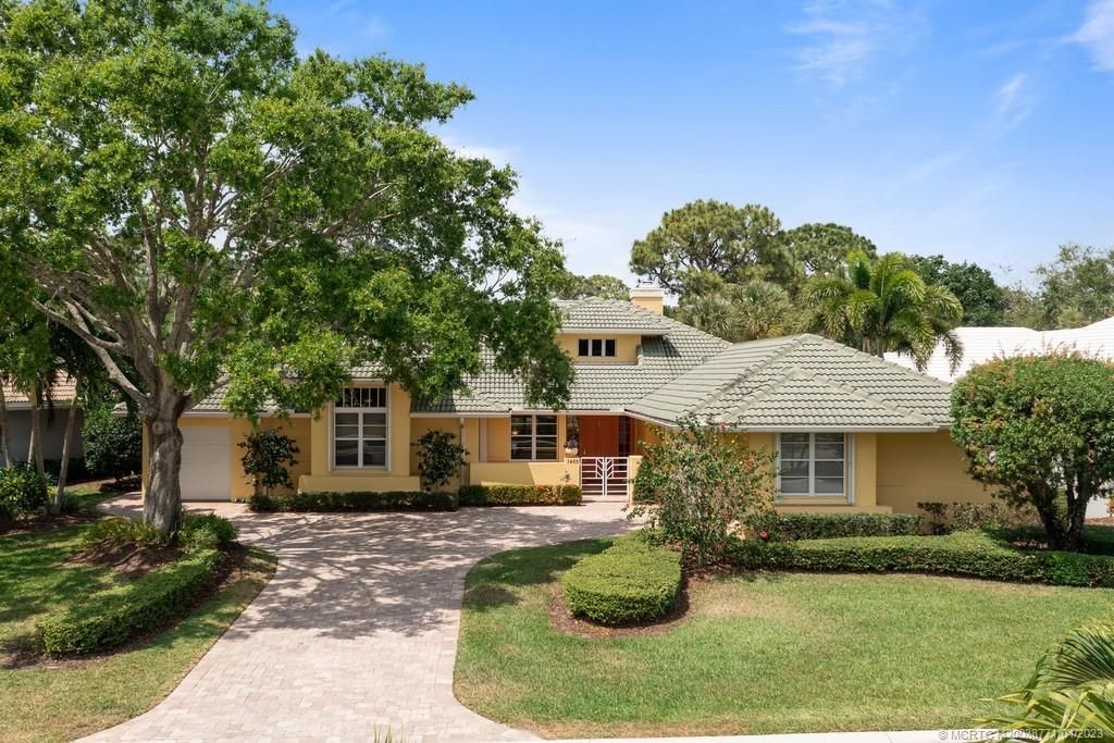 Photo of 1465 SE Brewster Place, Stuart, FL 34997 (MLS # M20038771)