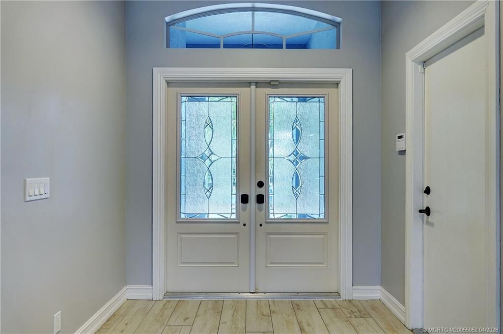 Photo of 18421 Lake Bend Drive, Jupiter, FL 33458 (MLS # M20055052)