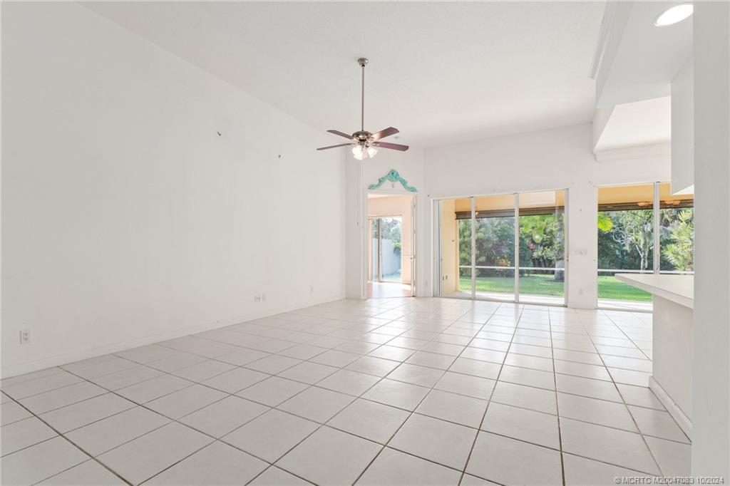 Hobe Sound, Florida 33455, United States, 3 Bedrooms Bedrooms, ,2 BathroomsBathrooms,Residential,Pending,39221