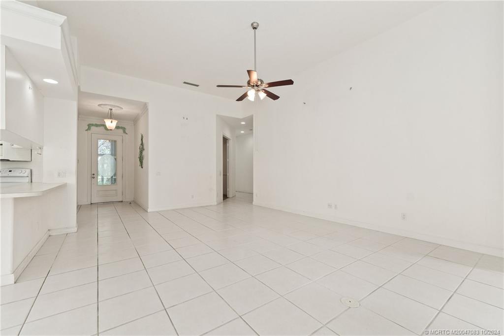 Hobe Sound, Florida 33455, United States, 3 Bedrooms Bedrooms, ,2 BathroomsBathrooms,Residential,Pending,39221
