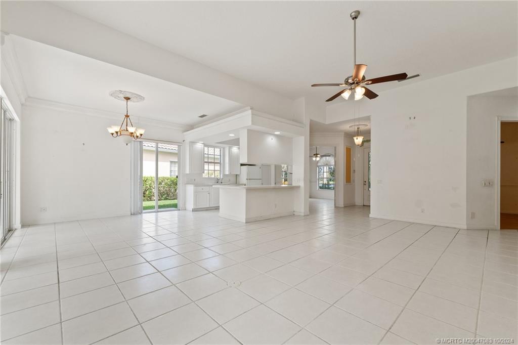 Hobe Sound, Florida 33455, United States, 3 Bedrooms Bedrooms, ,2 BathroomsBathrooms,Residential,Pending,39221