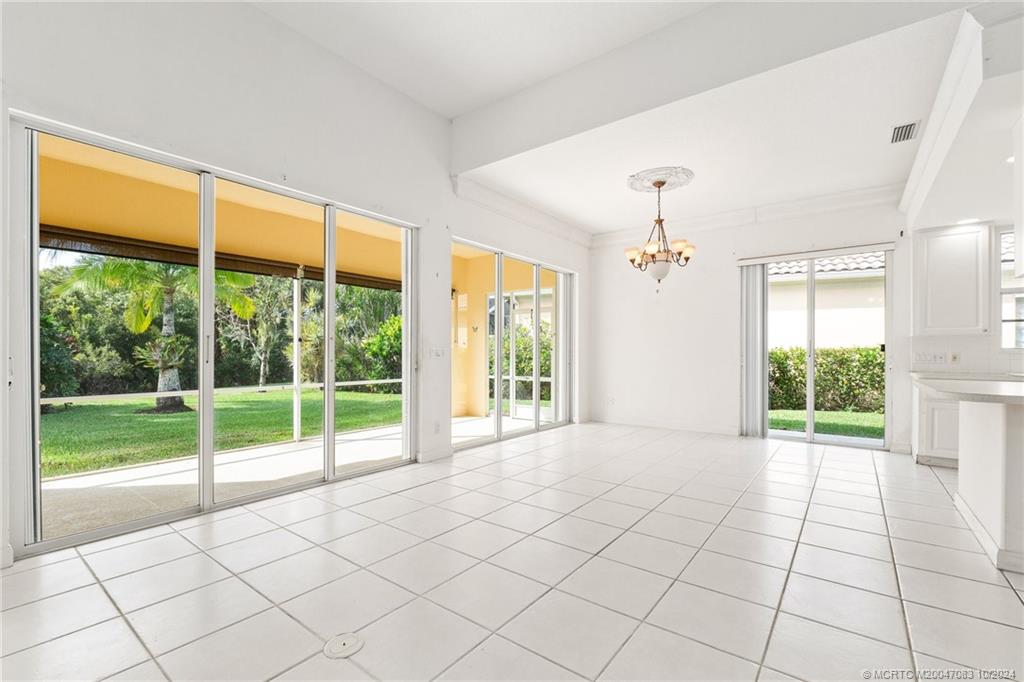 Hobe Sound, Florida 33455, United States, 3 Bedrooms Bedrooms, ,2 BathroomsBathrooms,Residential,Pending,39221