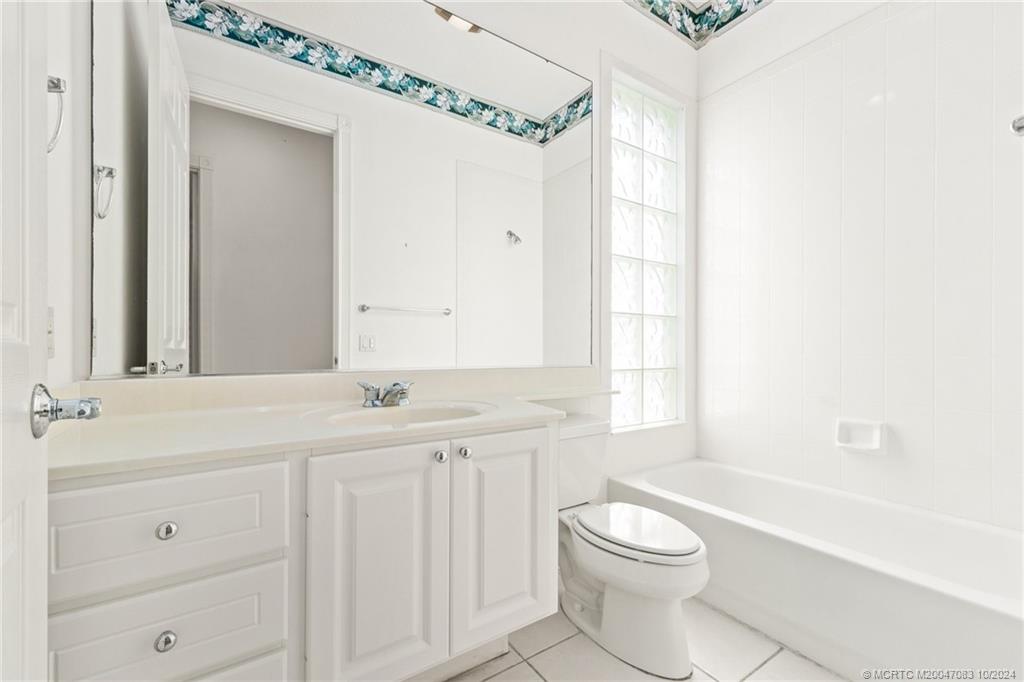 Hobe Sound, Florida 33455, United States, 3 Bedrooms Bedrooms, ,2 BathroomsBathrooms,Residential,Pending,39221