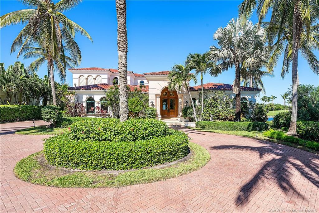 6381 SE Harbor Circle