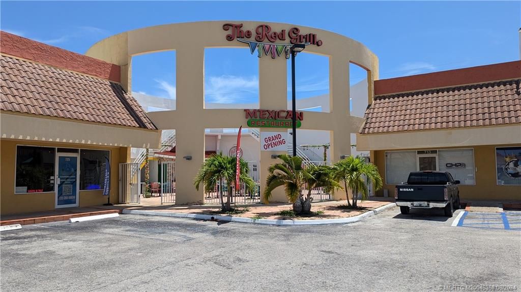 Photo of 701 NW Federal Highway #705, Stuart, FL 34994 (MLS # M20046358)